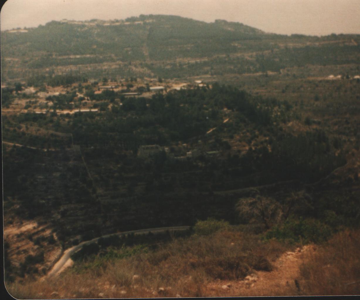 صورة لقرية صطاف - فلسطين: : صورة للدير الكاثوليكي (دير الحوبيس) الموجود على أراضي صطاف وأراضي عين كارم. أخذ الصورة الدكتور احمد رجب سلامة.